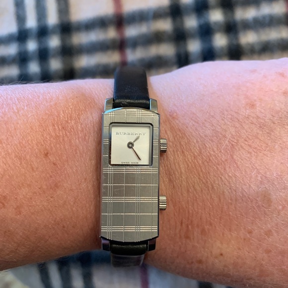 AUTH Burberry Watch Dual face leather band silver - Picture 8 of 8